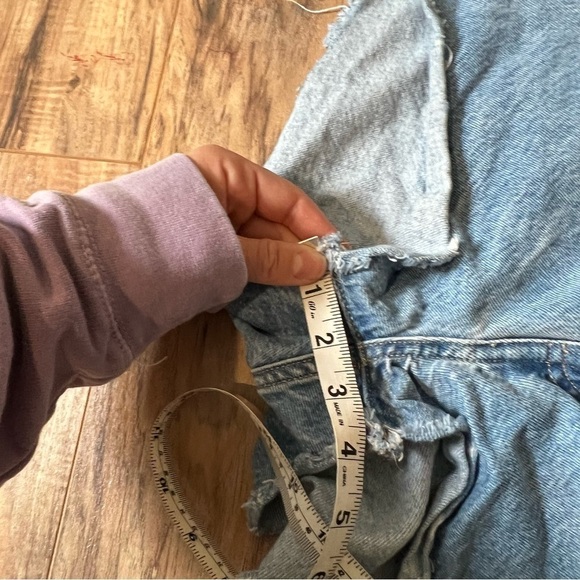 Aritzia Sunday Best Tatum 3" Jean Short - Picture 9 of 14